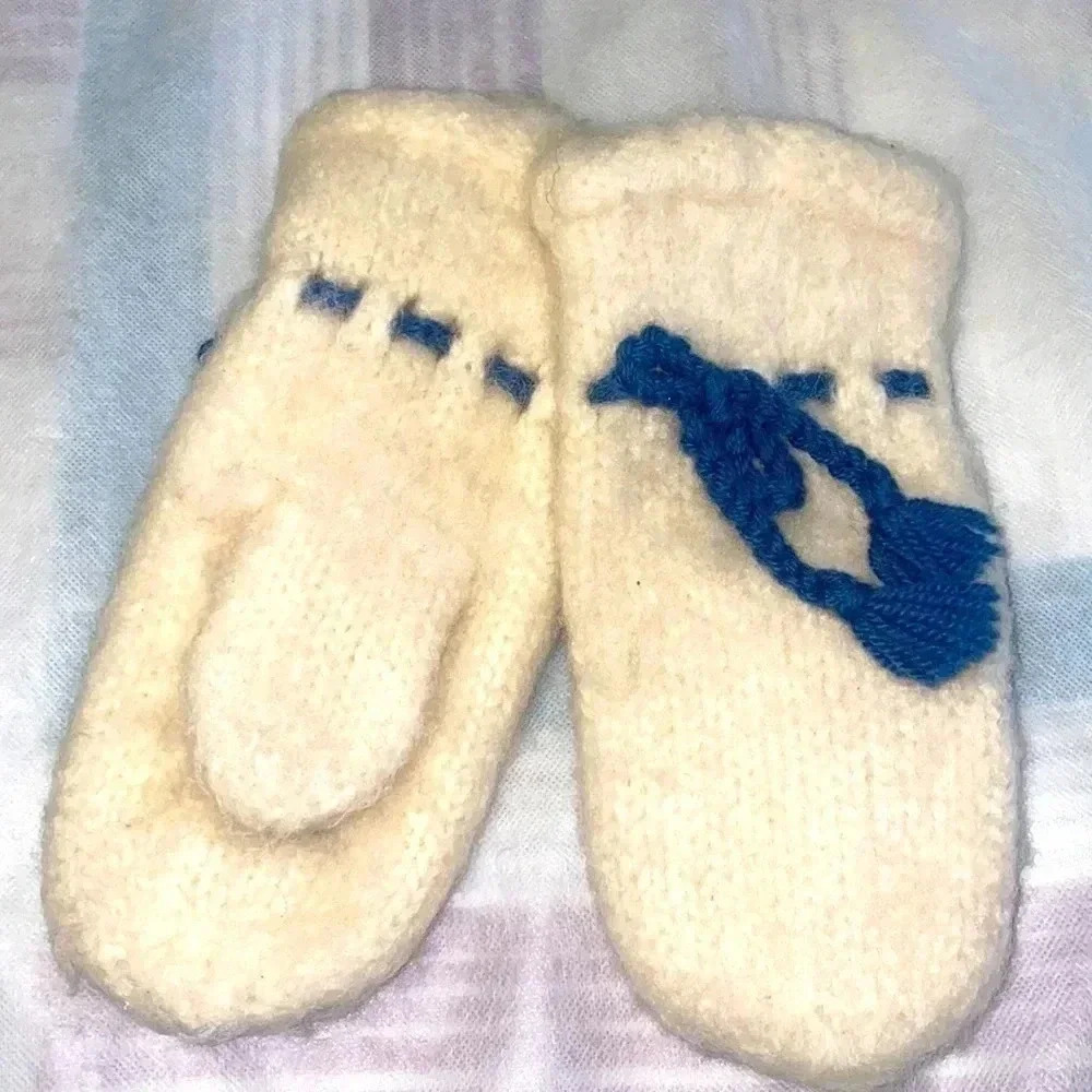 Vintage (1980-1993) hand knitted Mittens. Made in USSR